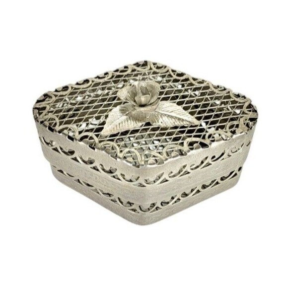 Vintage Ornate Silver Metal Mesh Rosette Jewelry Ring Proposal Trinket Gift Box - Picture 1 of 9